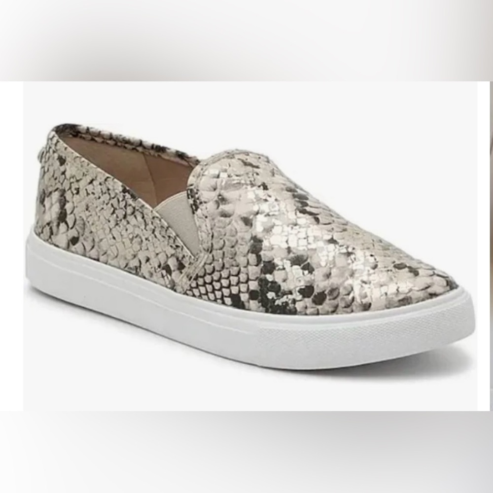 NWT STEVE MADDEN GILLS SLIP ON SNAKE SKIN PRINT SZ 9M SNEAKERS DISPLAY PAIR